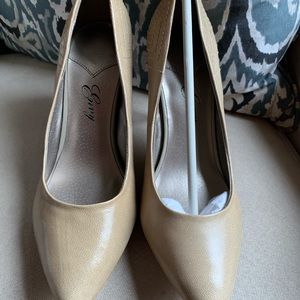 High heel pumps sz 8 Envy in Tan